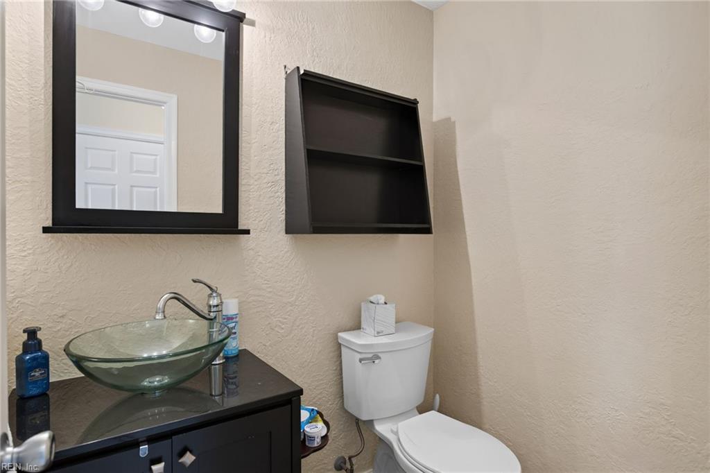 746 Yorkshire Trl Property Photo 24