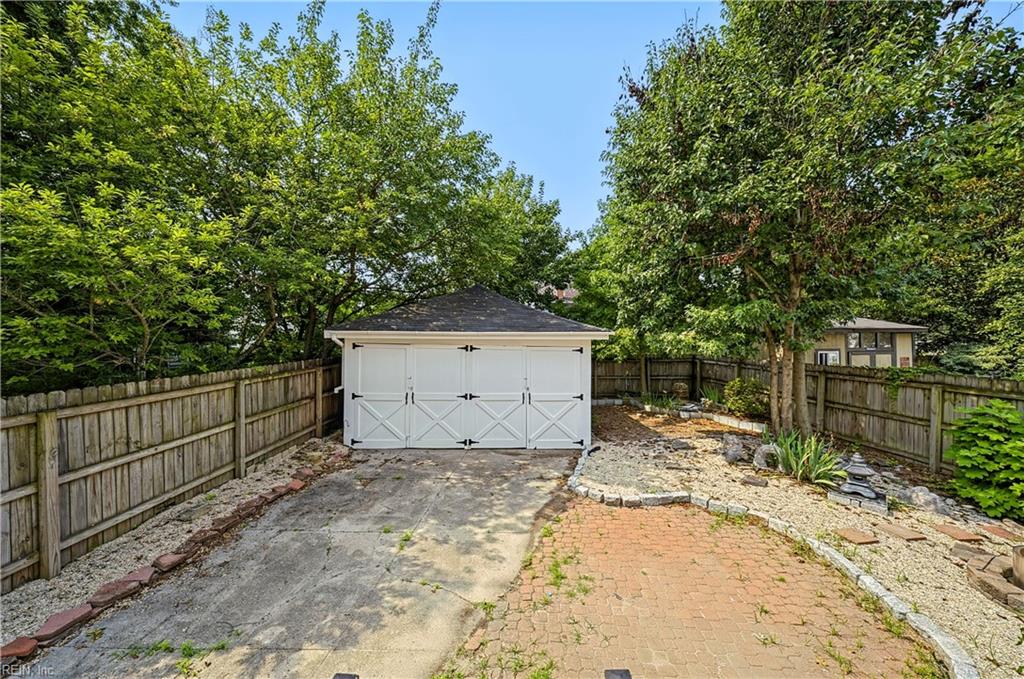 519 Connecticut Ave Property Photo 39