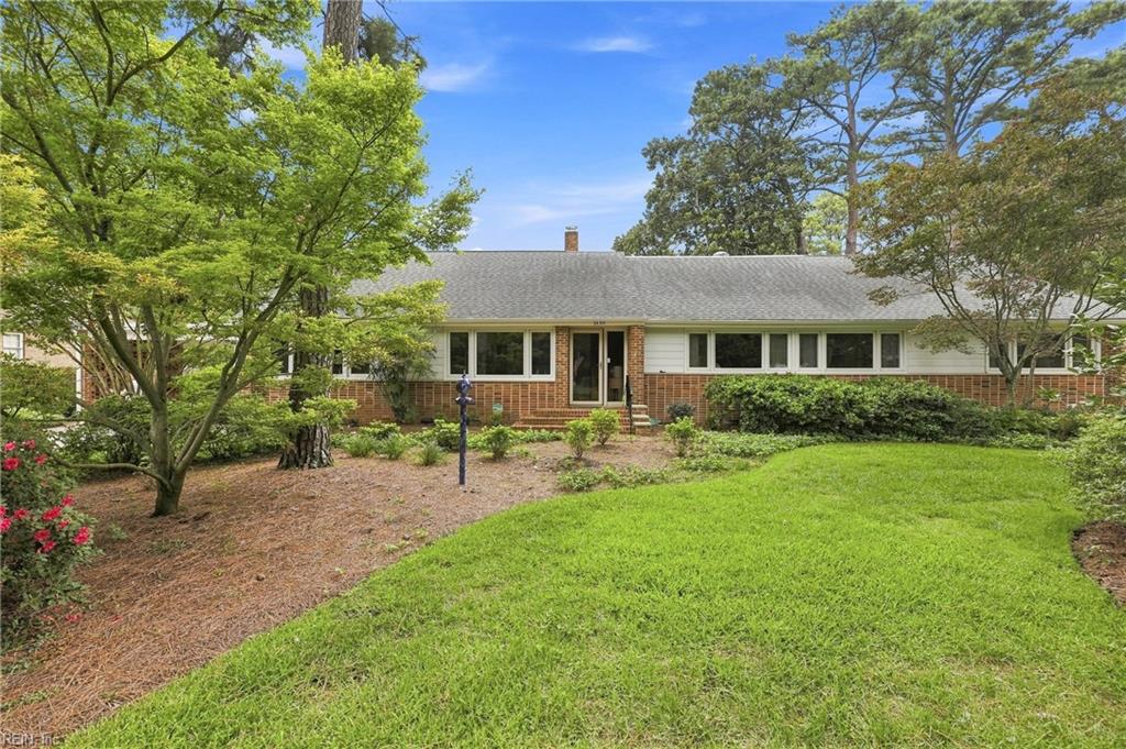 1450 Waylon Ave Property Photo 1