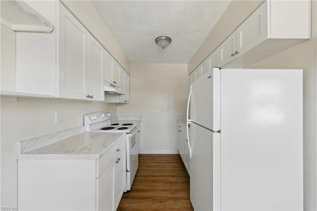 711 Easy St Property Photo 5