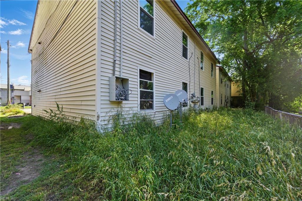 711 Easy St Property Photo 15