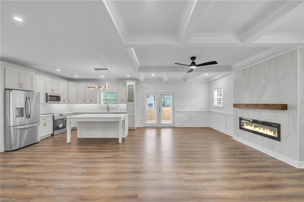 1129 25th St Property Photo 18