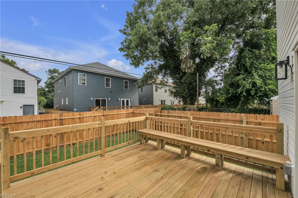 1129 25th St Property Photo 40