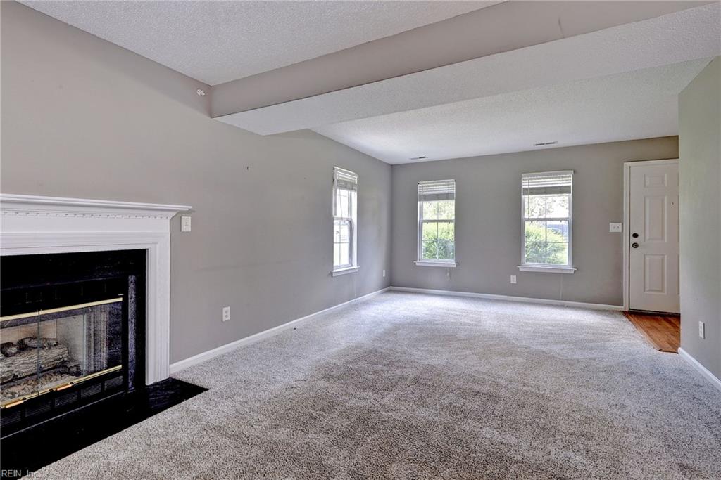 3909 Pine Bluff Ct Property Photo 9