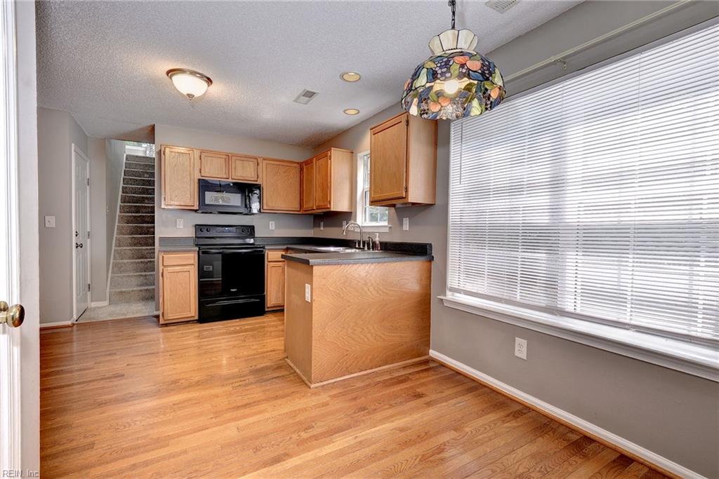 3909 Pine Bluff Ct Property Photo 14