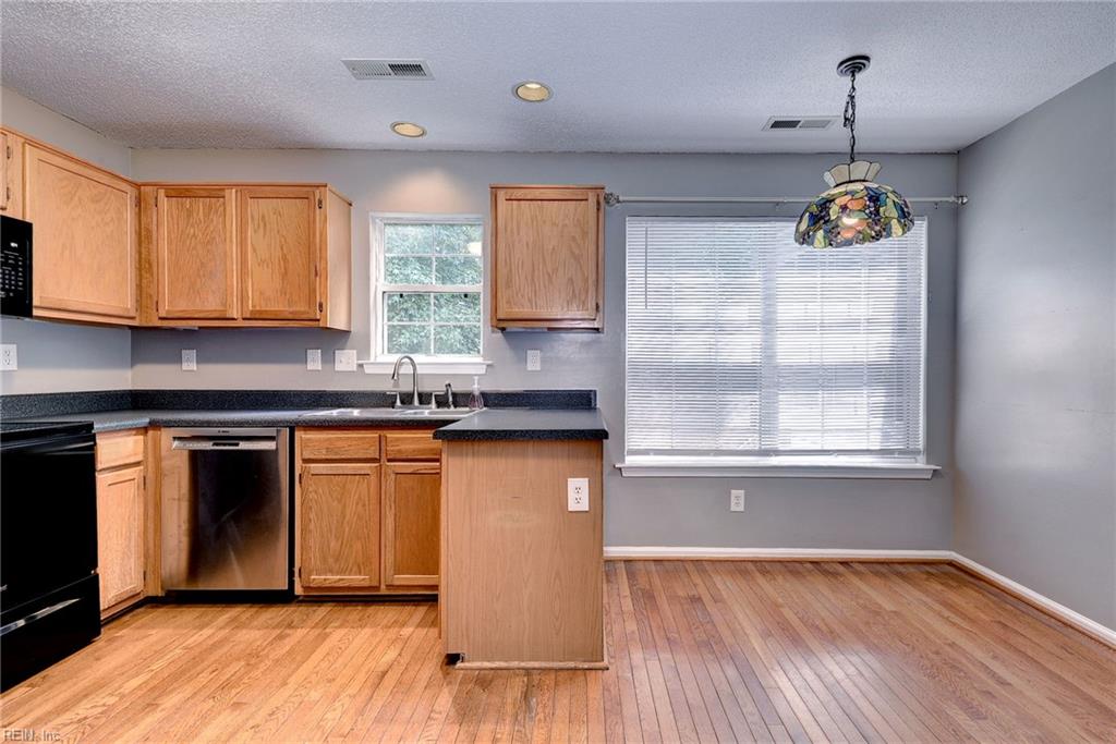 3909 Pine Bluff Ct Property Photo 15