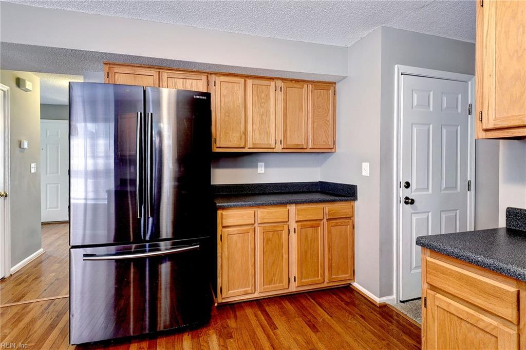 3909 Pine Bluff Ct Property Photo 18