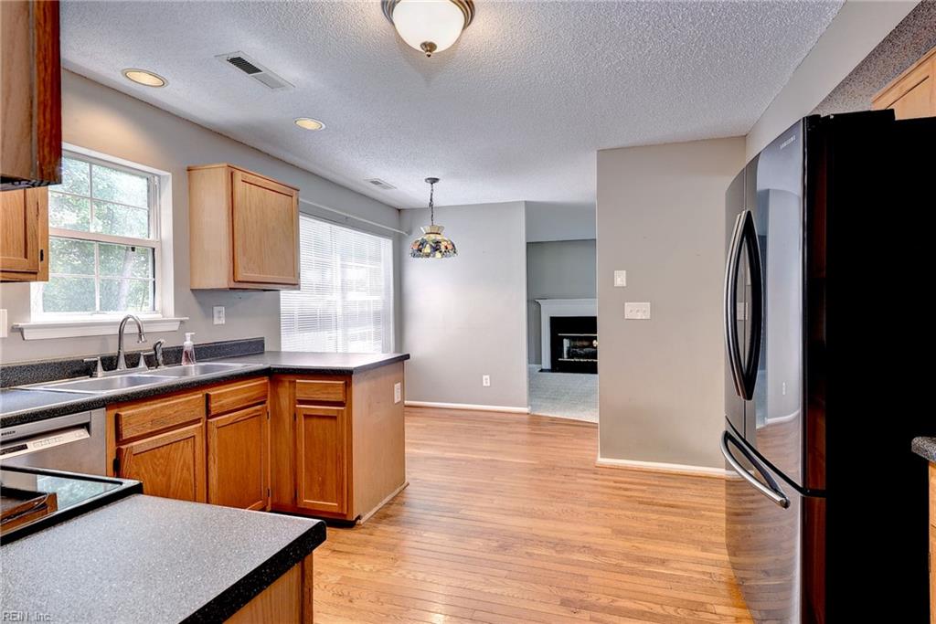 3909 Pine Bluff Ct Property Photo 19