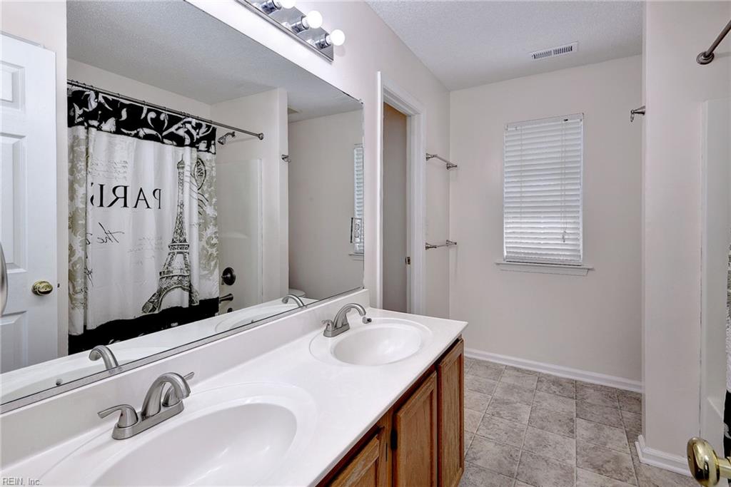 3909 Pine Bluff Ct Property Photo 29