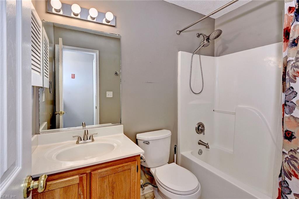 3909 Pine Bluff Ct Property Photo 32