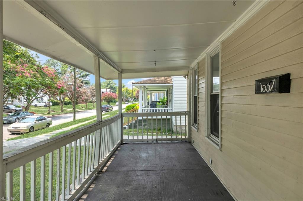 1337 22nd St Property Photo 3