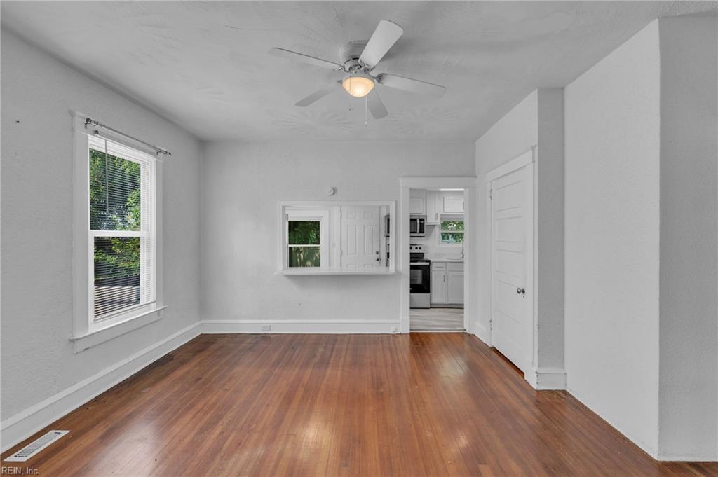 1337 22nd St Property Photo 12