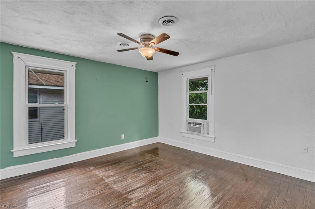 1337 22nd St Property Photo 19