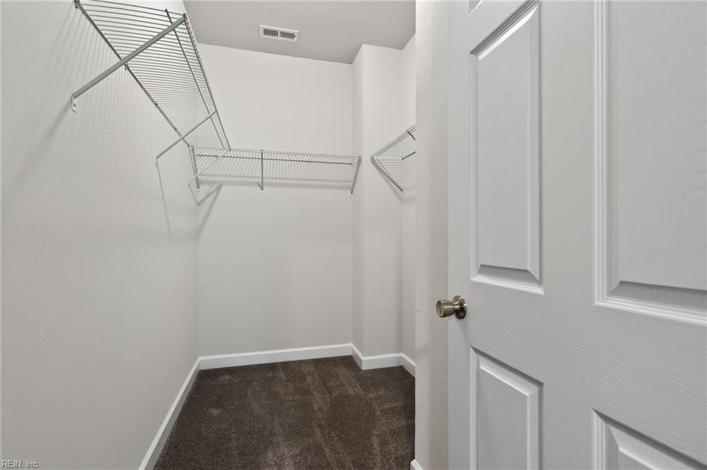 121 Parkway Dr Property Photo 23