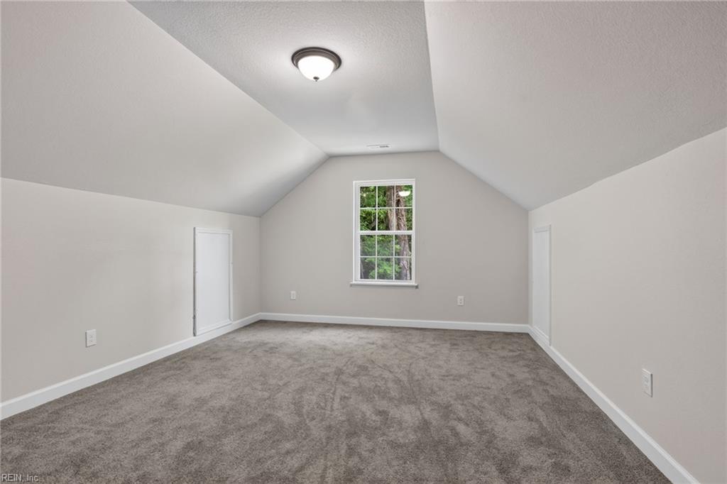 121 Parkway Dr Property Photo 25
