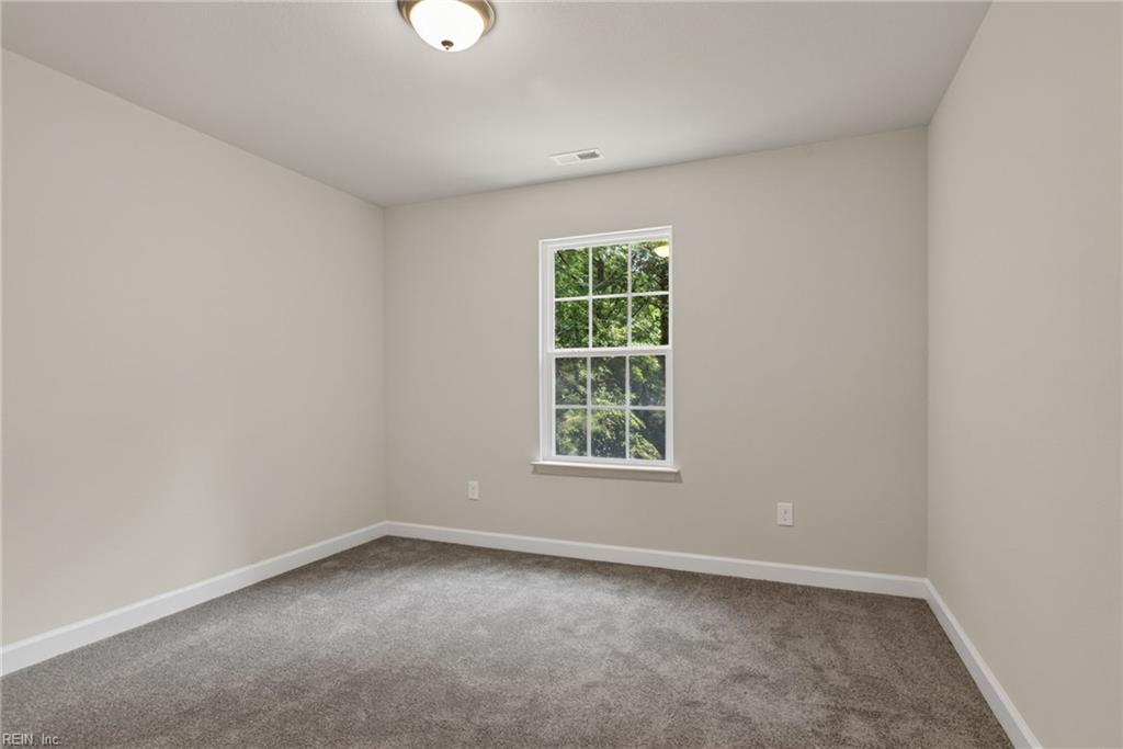 121 Parkway Dr Property Photo 34