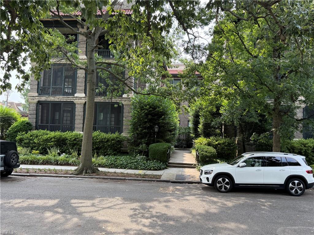812 Stockley GDNS Property Photo 1