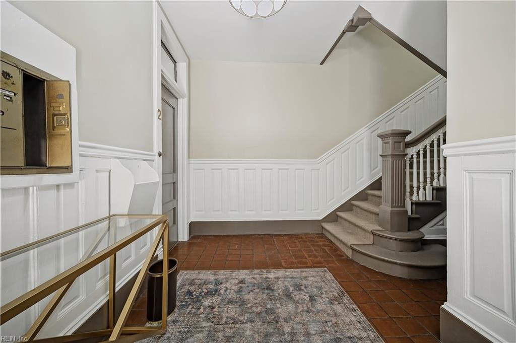 812 Stockley Gdns Property Photo 10