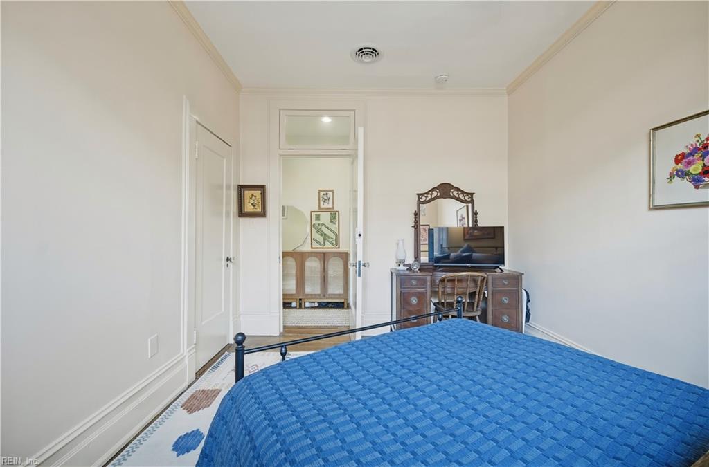 812 Stockley Gdns Property Photo 25