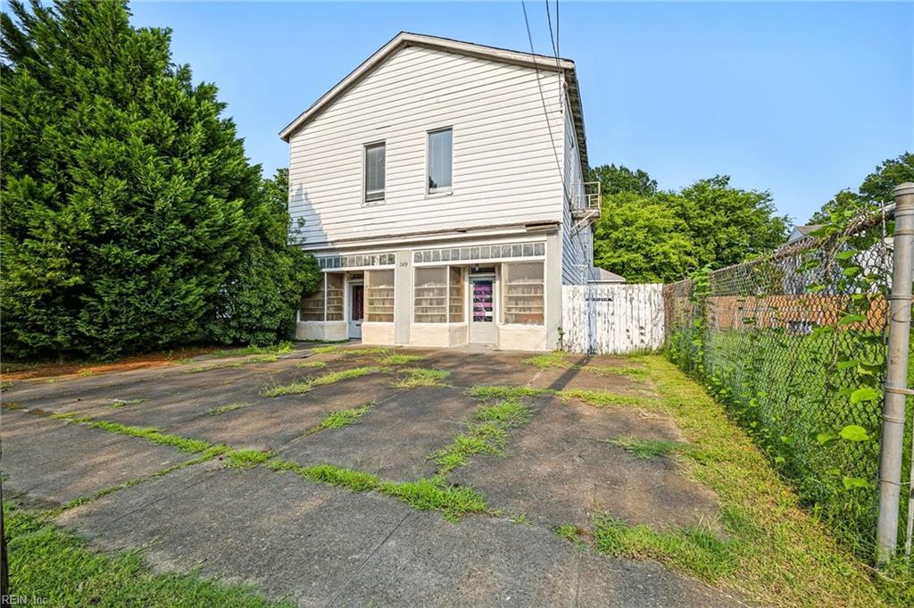 351 Maryland Ave Property Photo 2