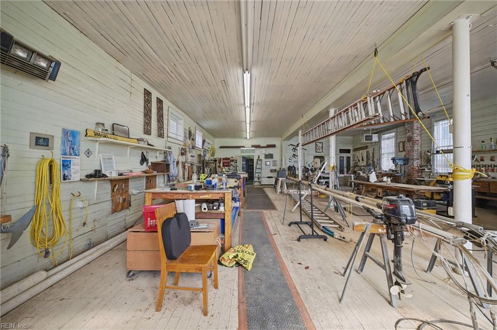 351 Maryland Ave Property Photo 4