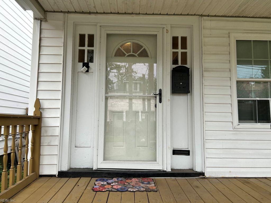 973 Rugby St Property Photo 2