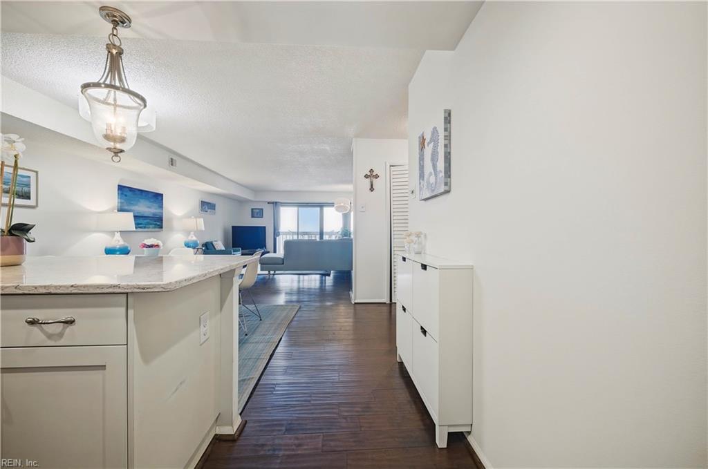 2830 Shore Dr Property Photo 2