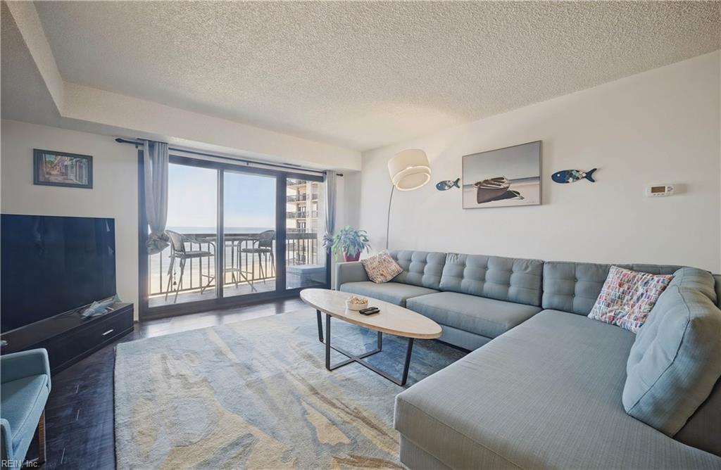 2830 Shore Dr Property Photo 3