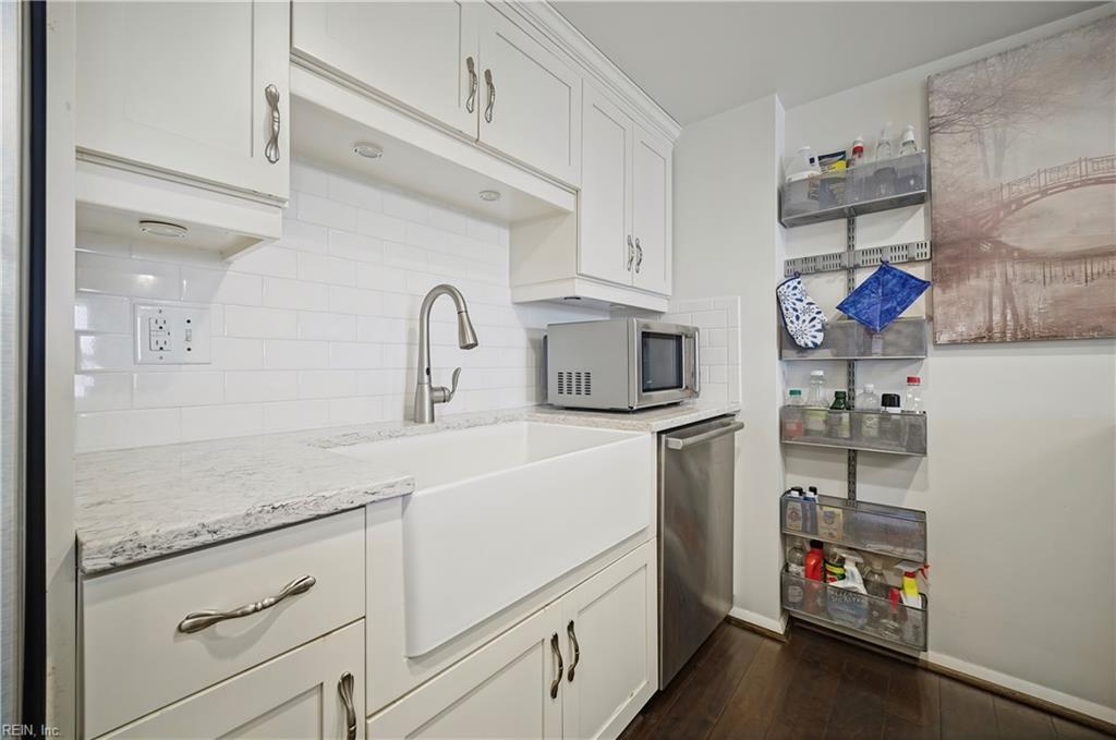 2830 Shore Dr Property Photo 10