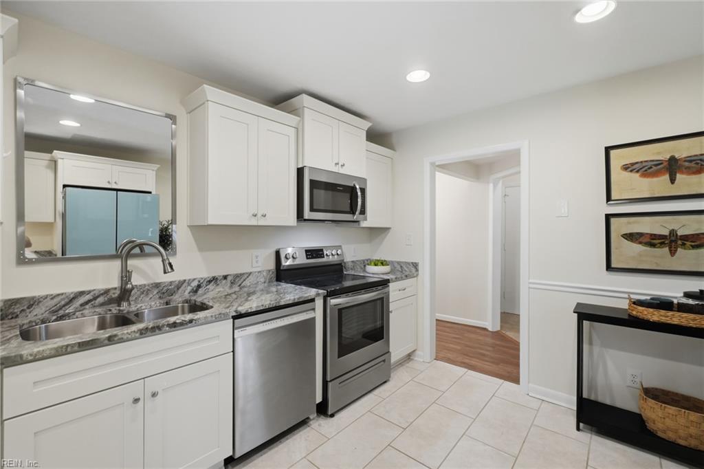 7740 Waters Edge Ln Property Photo 10