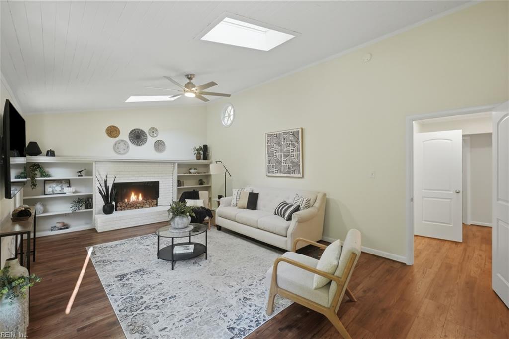 7740 Waters Edge Ln Property Photo 14
