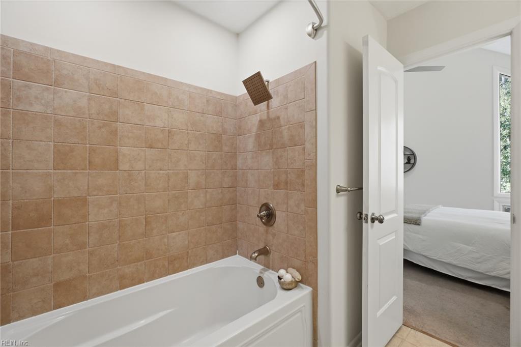 7740 Waters Edge Ln Property Photo 31