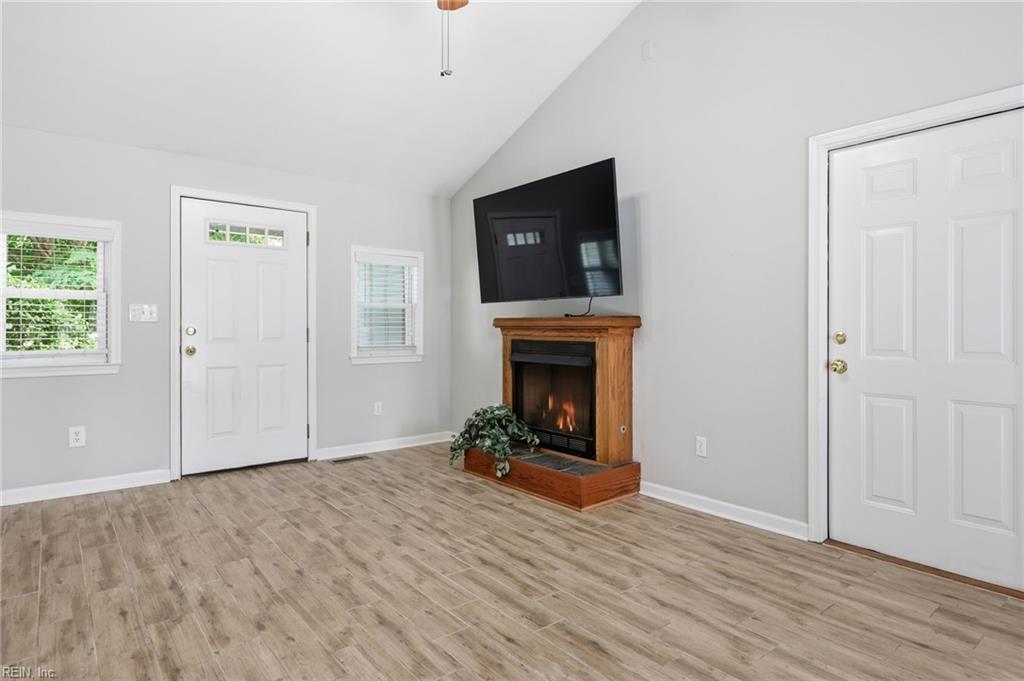 1330 Buckingham Ave Property Photo 12