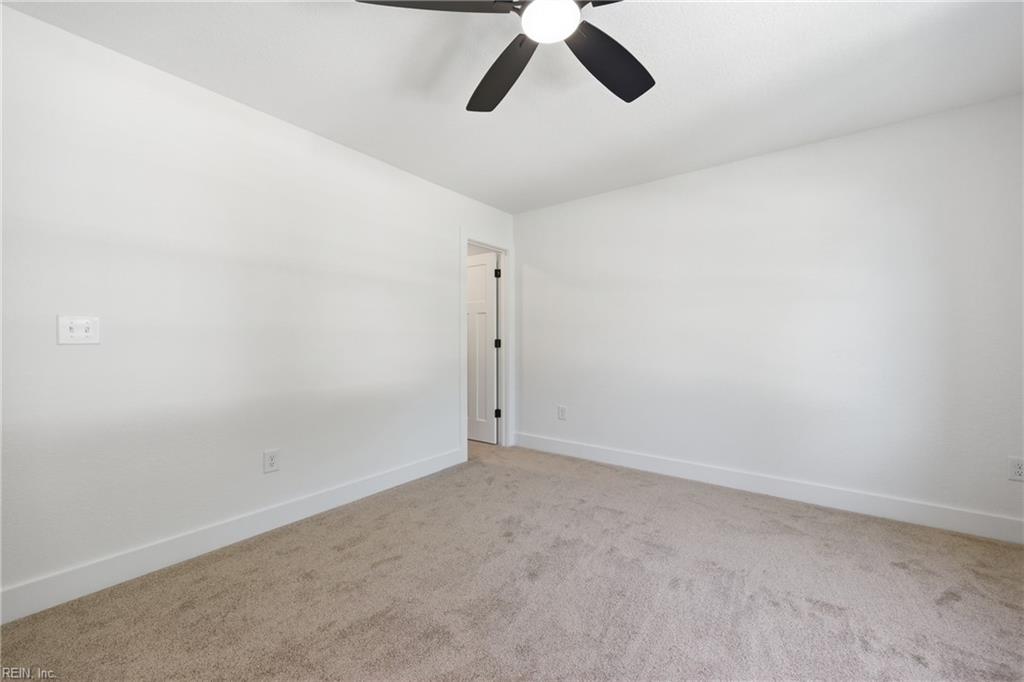 1015 42nd St Property Photo 21