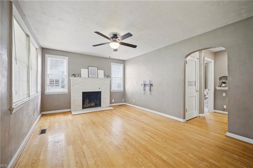 2309 Leckie St Property Photo 1
