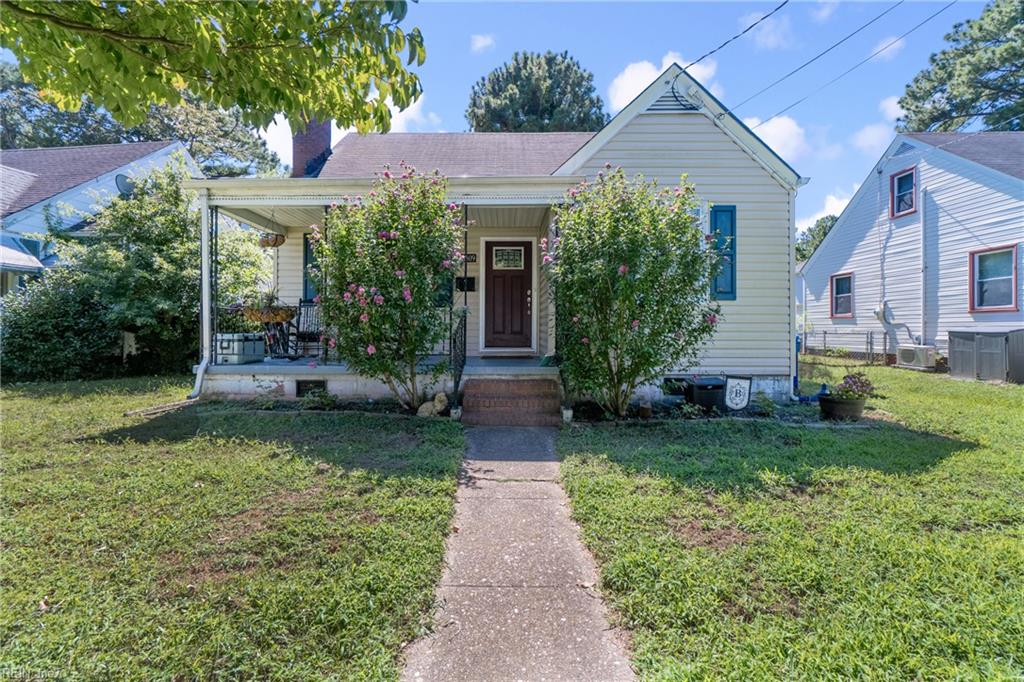 2309 Leckie St Property Photo 3
