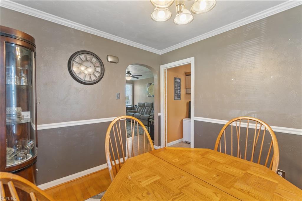 2309 Leckie St Property Photo 8