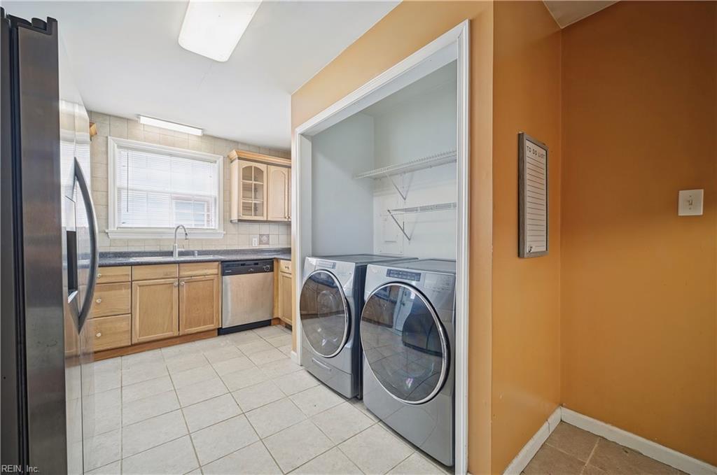 2309 Leckie St Property Photo 11