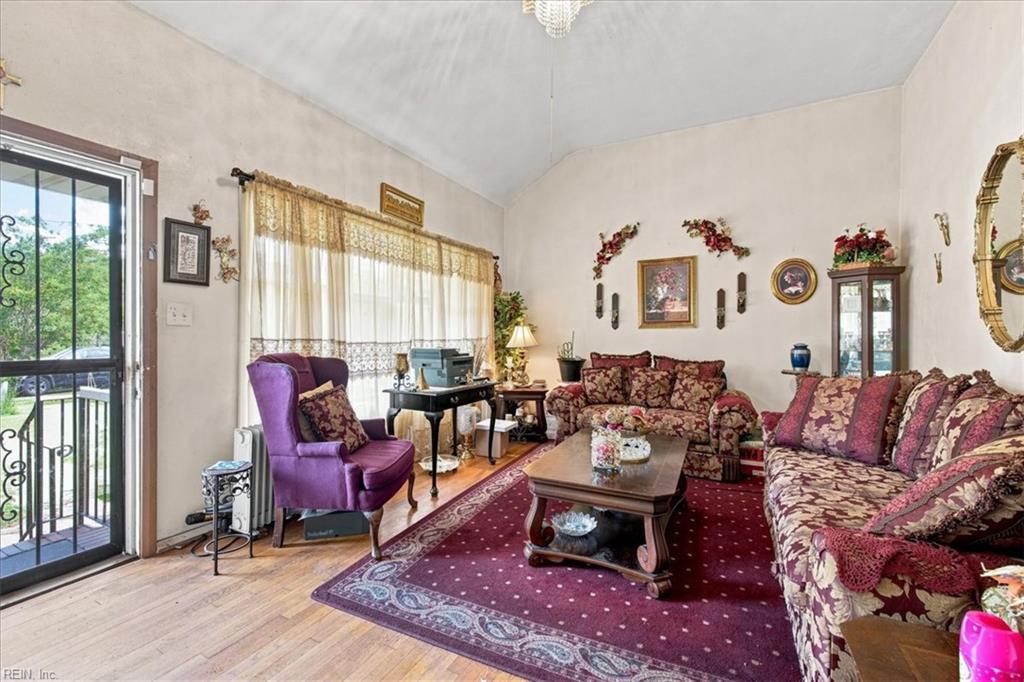 449 Beacon Hill CIR Property Photo 1