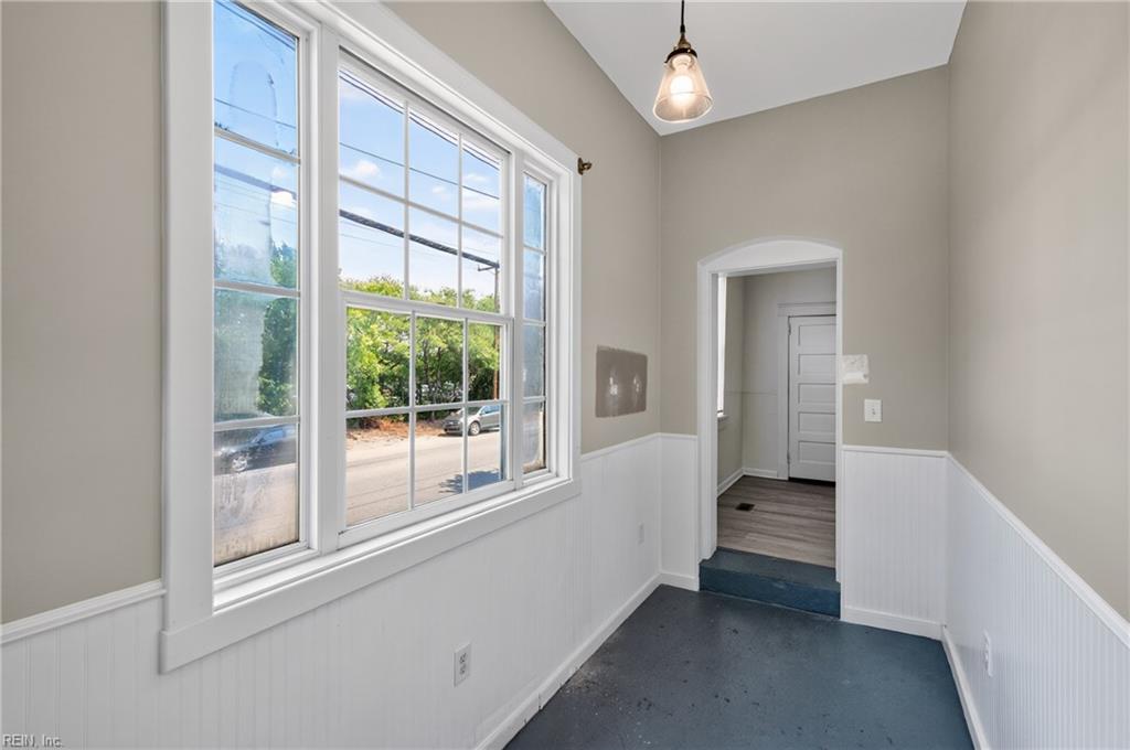 351 51st St Property Photo 19