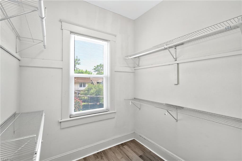 351 51st St Property Photo 24