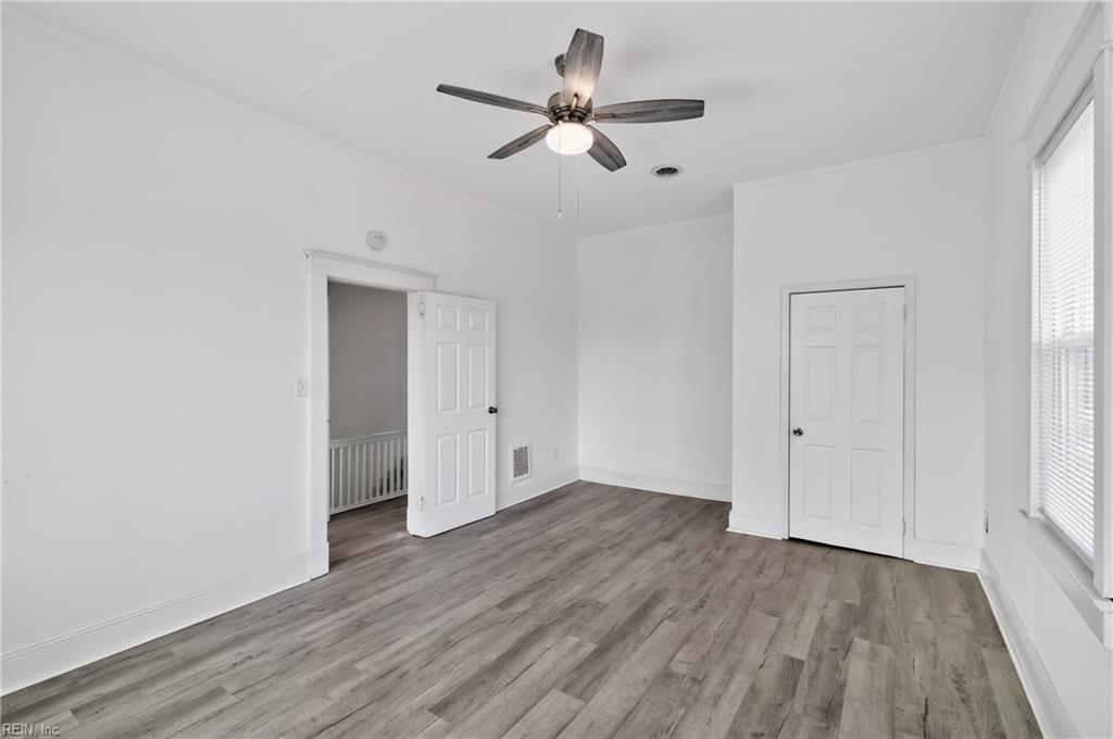 351 51st St Property Photo 27