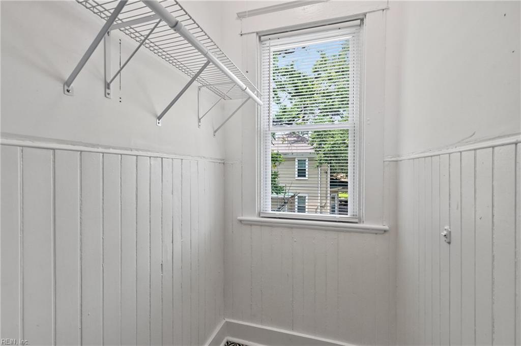 351 51st St Property Photo 29