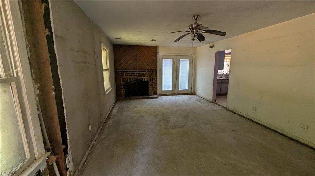 2935 N Radcliffe Ln Property Photo 2