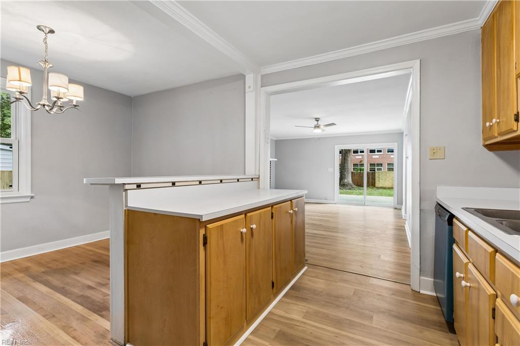 621 Sterling St Property Photo 15