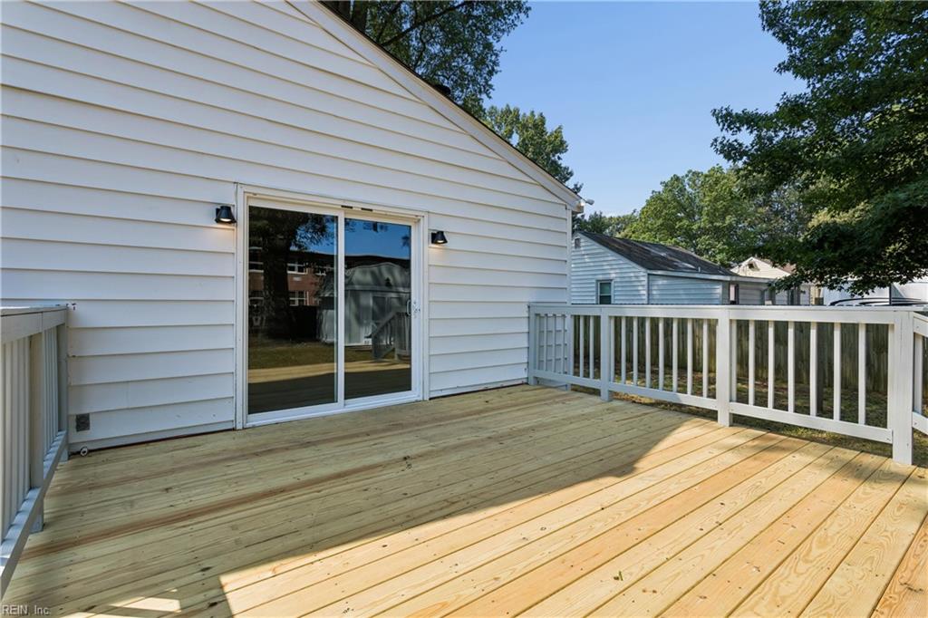 621 Sterling St Property Photo 36