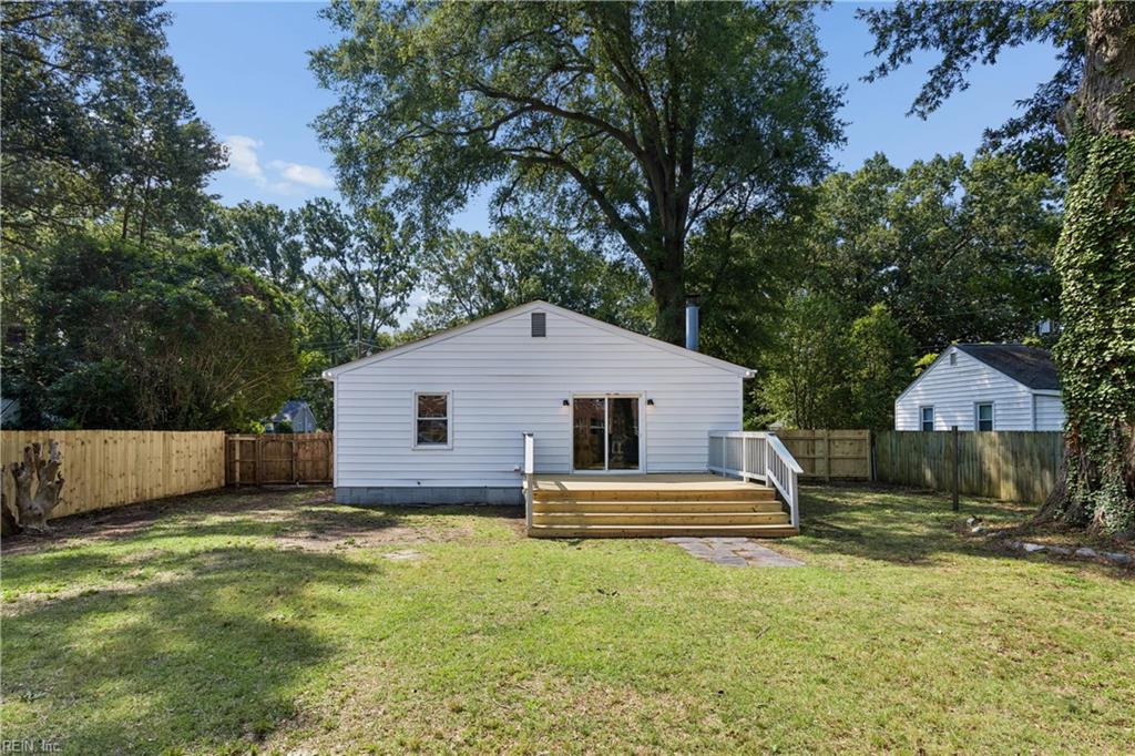 621 Sterling St Property Photo 40