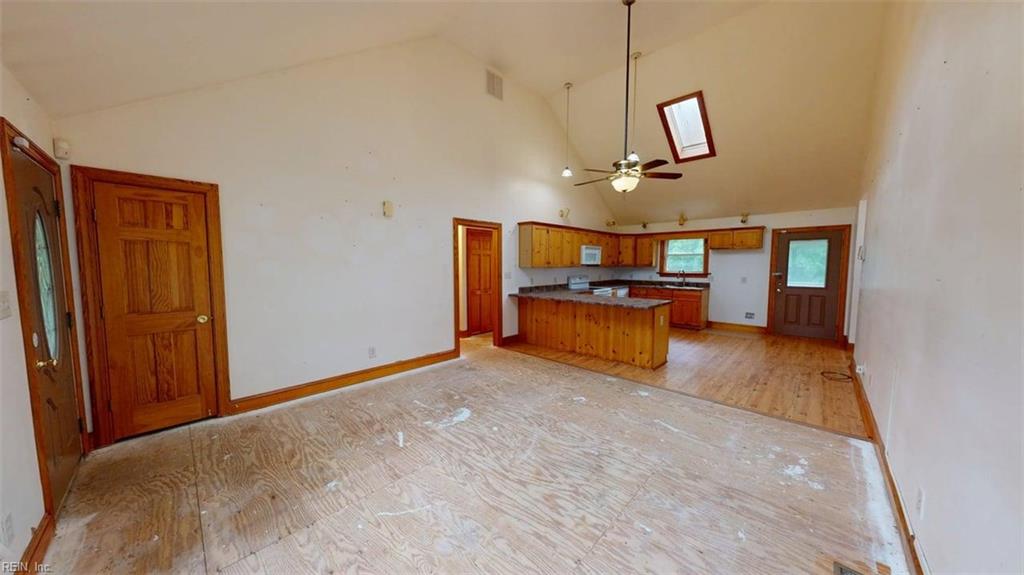 747 Silver Springs Rd Property Photo 5