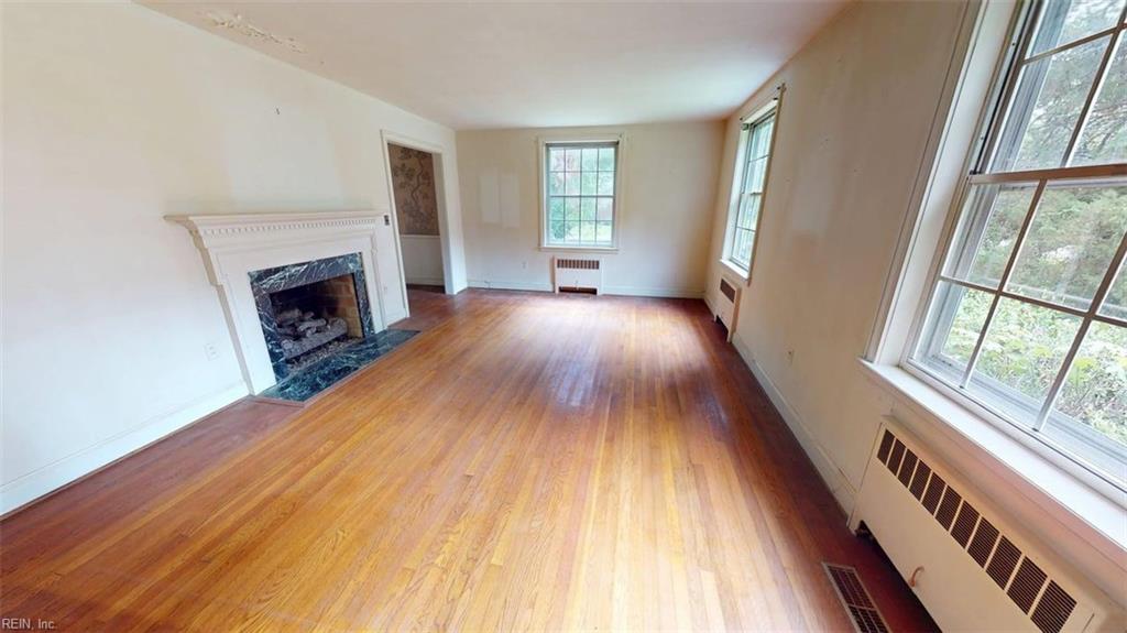 808 W South St Property Photo 3