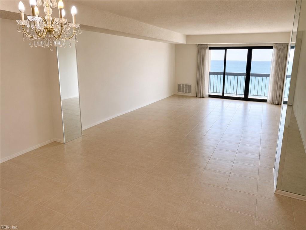 2830 Shore Dr Property Photo 2